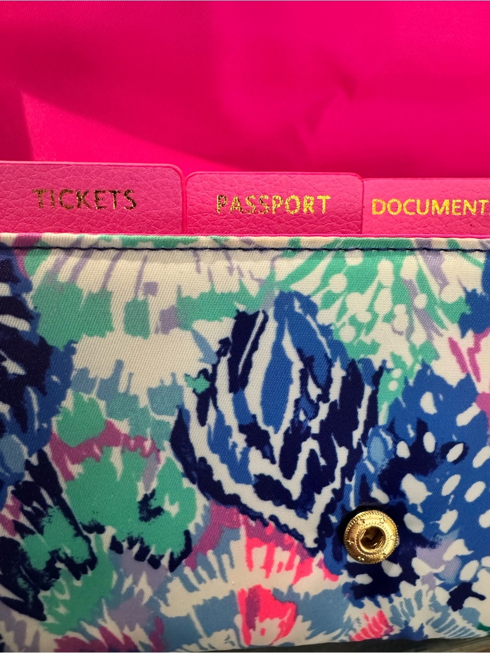 Lilly Pulitzer Travel Wallet Organizer - Picture 5 of 8